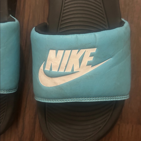 Nike women's benassi/victori one slides size 6 aqua blue/black/white - Picture 2 of 4